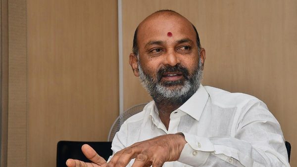 Bandi Sanjay: అమ్మ పేరుతో మొక్క నాటండి.. కేంద్రమంత్రి బండి సంజయ్ కీలక పిలుపు