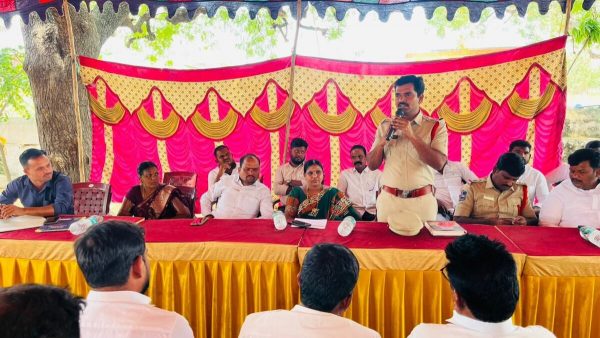 వాహనదారులు తప్పనిసరిగా హెల్మెట్ ధరించాలి – సీఐ రఘువీర్ రెడ్డి