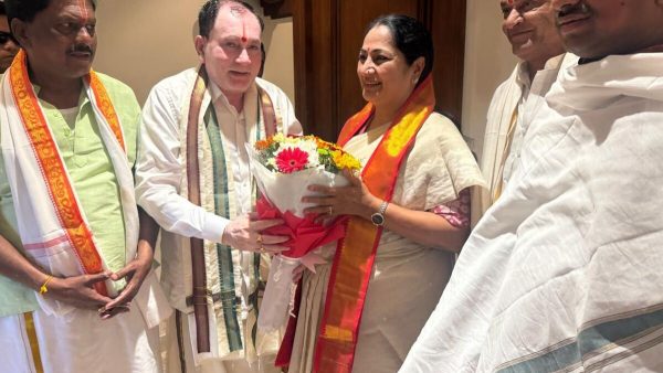 ఢిల్లీ సీఎం సమక్షంలో బచ్చు రామకృష్ణ జన్మదిన వేడుకలు